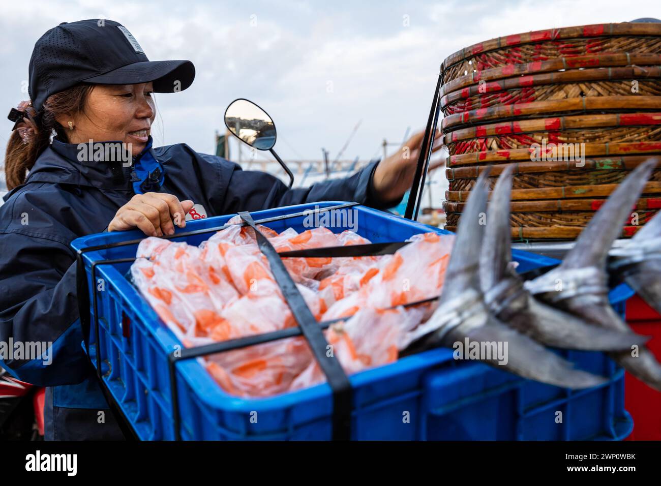 Le marché aux poissons au port de Hoi an au Vietnam Banque D'Images