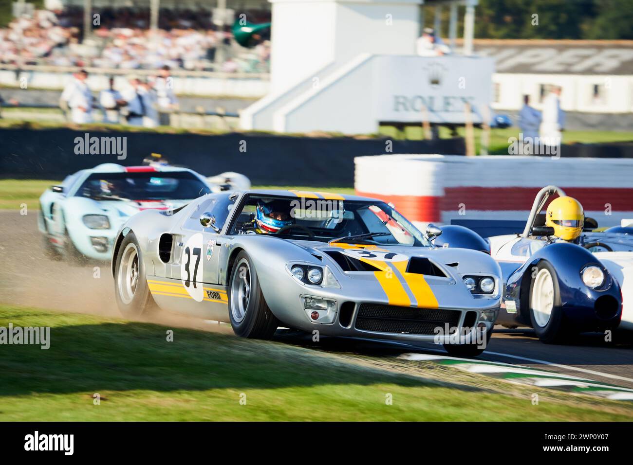 Ford GT40 dans Whitsun Trophy action, Goodwood Revival 2021 Banque D'Images