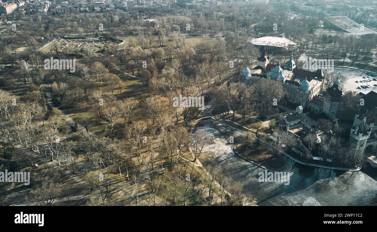 Vue aérienne du complexe du château de Vajdahunyad à Budapest Banque D'Images