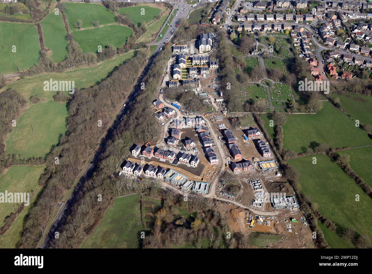 Vue aérienne de nouveaux logements construits par Stonewater Homes près du cimetière Horsforth, Leeds Banque D'Images