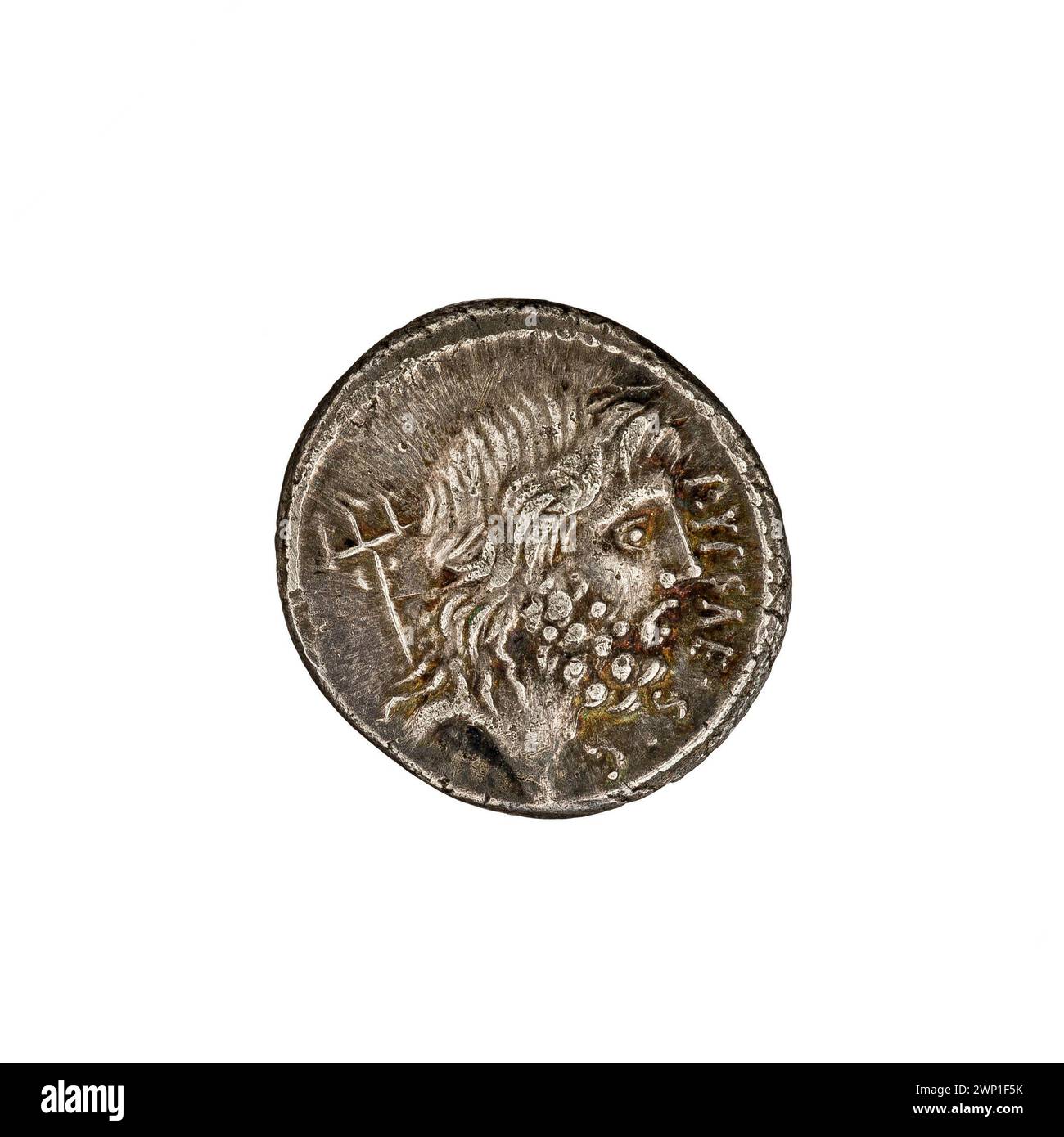 Ce denarius de 60 av. J.-C. de P. Plautius Hypsaeus présente Jupiter sur un quadriga, Neptune, chevaux, tridents et éclairs comme attributs, avec une provenance des collections d'art de l'État de Varsovie. Banque D'Images