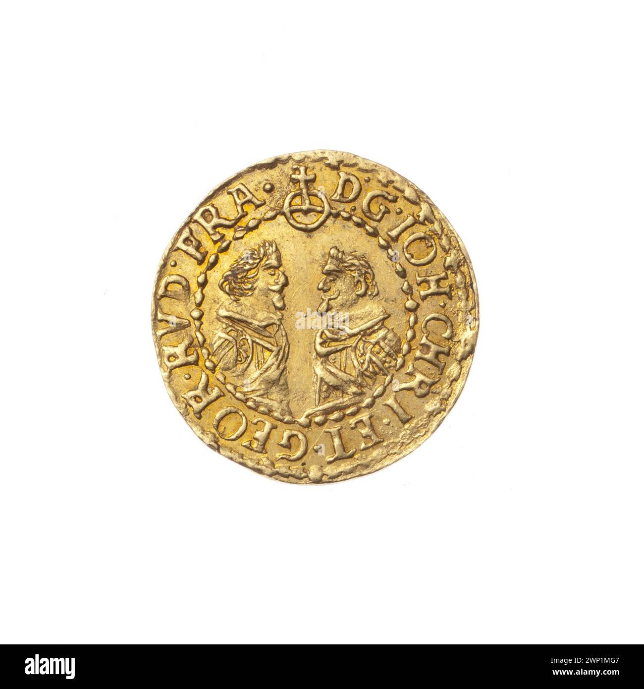 Ce ducat, frappé entre 1603 et 1621, présente un double portrait de Jan Christian et Jerzy Rudolf en armure de défilé, avec les armoiries du duché de Brest et de Legnica-Brzeskie. La pièce comprend un bouclier en quatre parties sous la mitre du prince. C'est un type R5 rare, soulignant la signification héraldique et numismatique. Banque D'Images