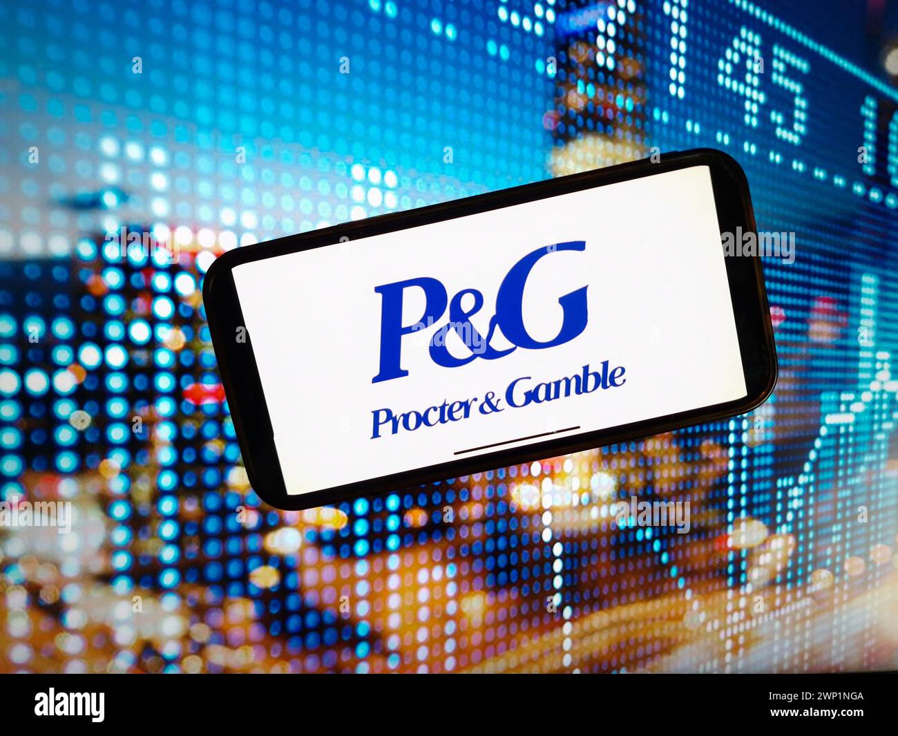 Konskie, Pologne. 03 janvier 2024. Dans cette illustration photo, le logo de la société Procter and Gamble est affiché sur l'écran d'un smartphone. Crédit : SOPA images Limited/Alamy Live News Banque D'Images