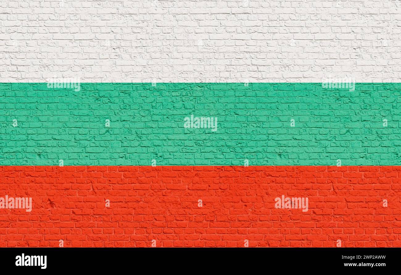 Couleurs du drapeau bulgare peintes sur un mur de briques. Couleurs du drapeau bulgare peintes sur un mur de briques. Couleurs nationales, pays, bannière, gouvernement, culture bulgare, politique. country flag brick wall bulgaria Banque D'Images