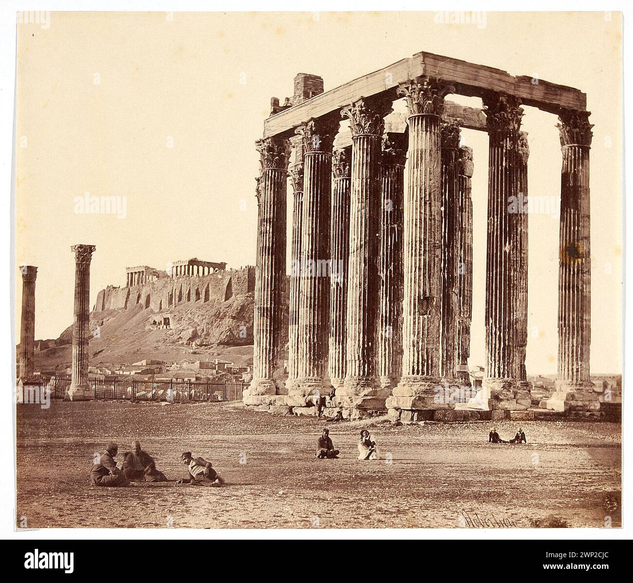 Photographie du temple de Jupiter Olympius à Athènes. Montre l'architecture classique de l'ancien temple grec, imprimé à partir d'un négatif en verre. Banque D'Images