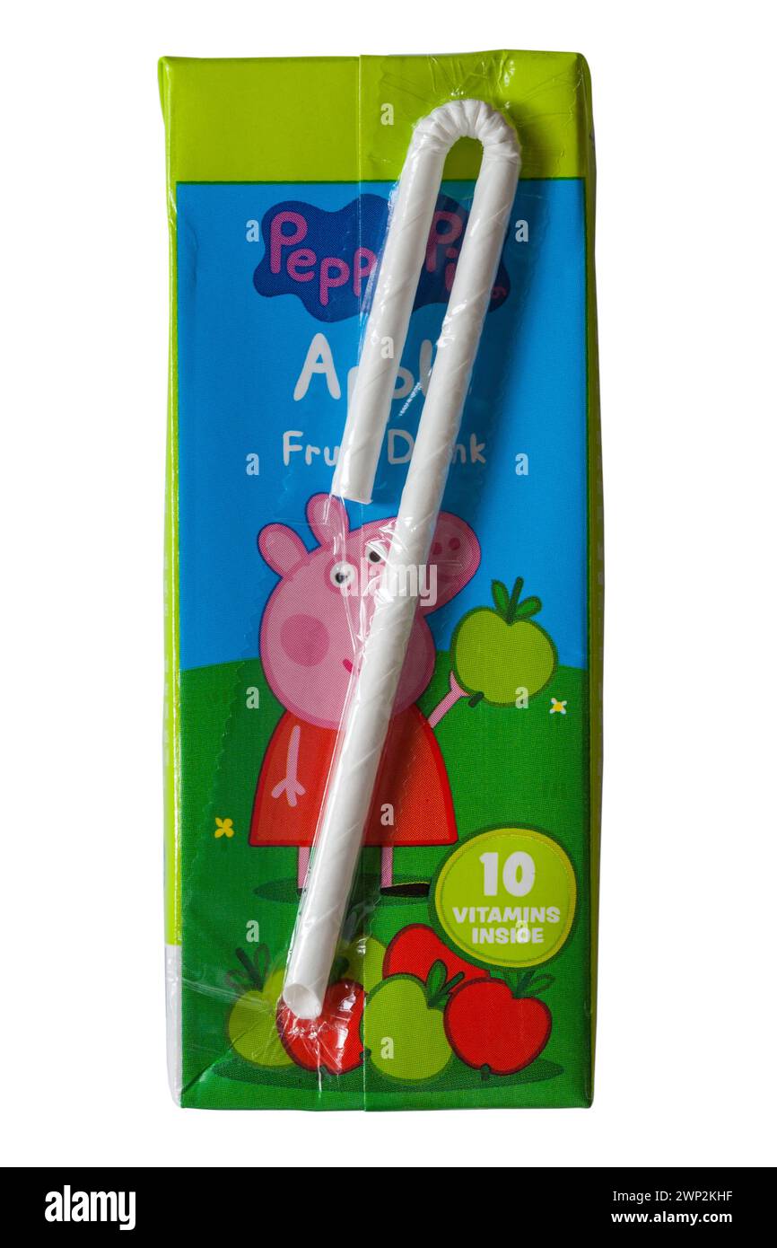 Carton de boisson aux fruits de pomme Peppa Pig isolé sur fond blanc - jus de boisson aux fruits de pomme avec édulcorant vitaminé ajouté et sucre Banque D'Images