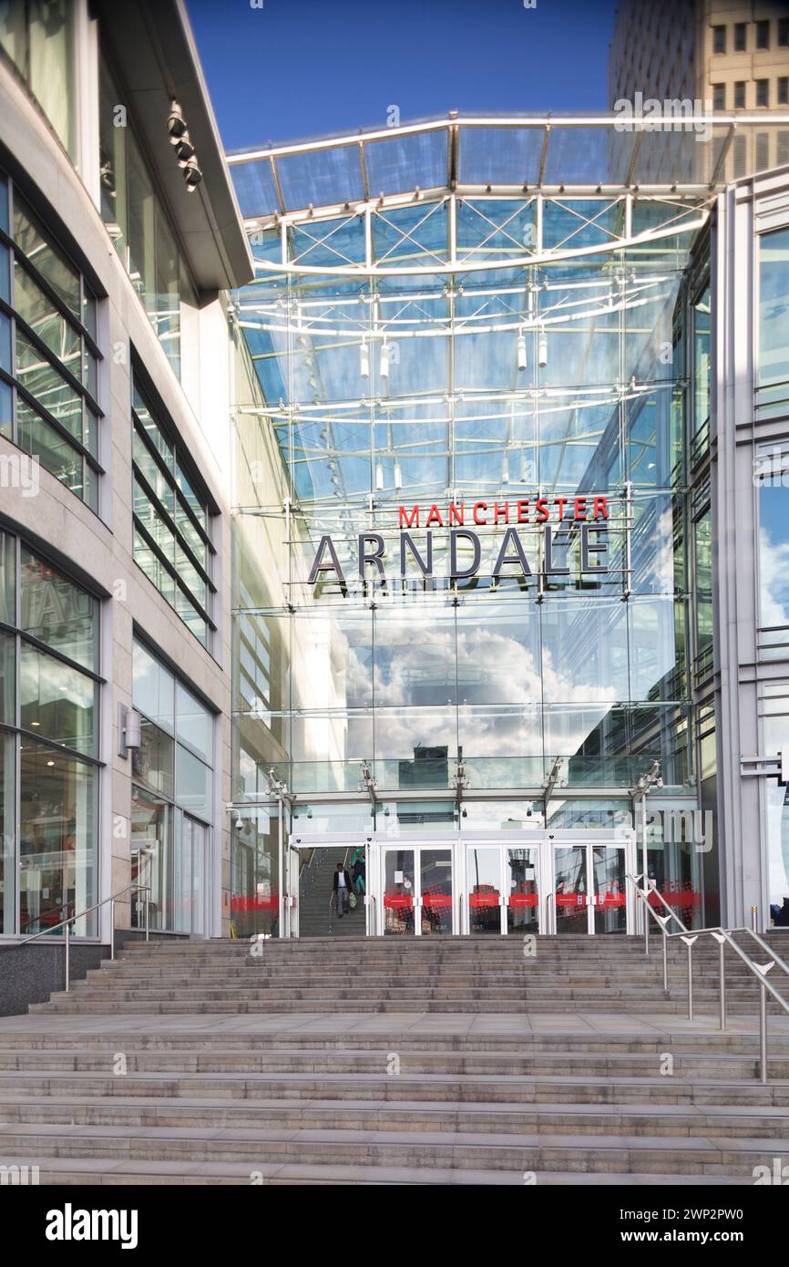 Royaume-Uni, Manchester, le Arnedale Center, l’un des principaux quartiers commerçants de Manchester. Banque D'Images