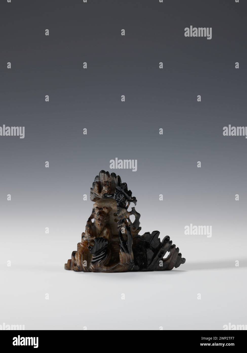 Tableau du XIXe siècle représentant un sage assis sous un arbre, représentant la contemplation et l'étude, rendu à l'huile sur toile. Banque D'Images