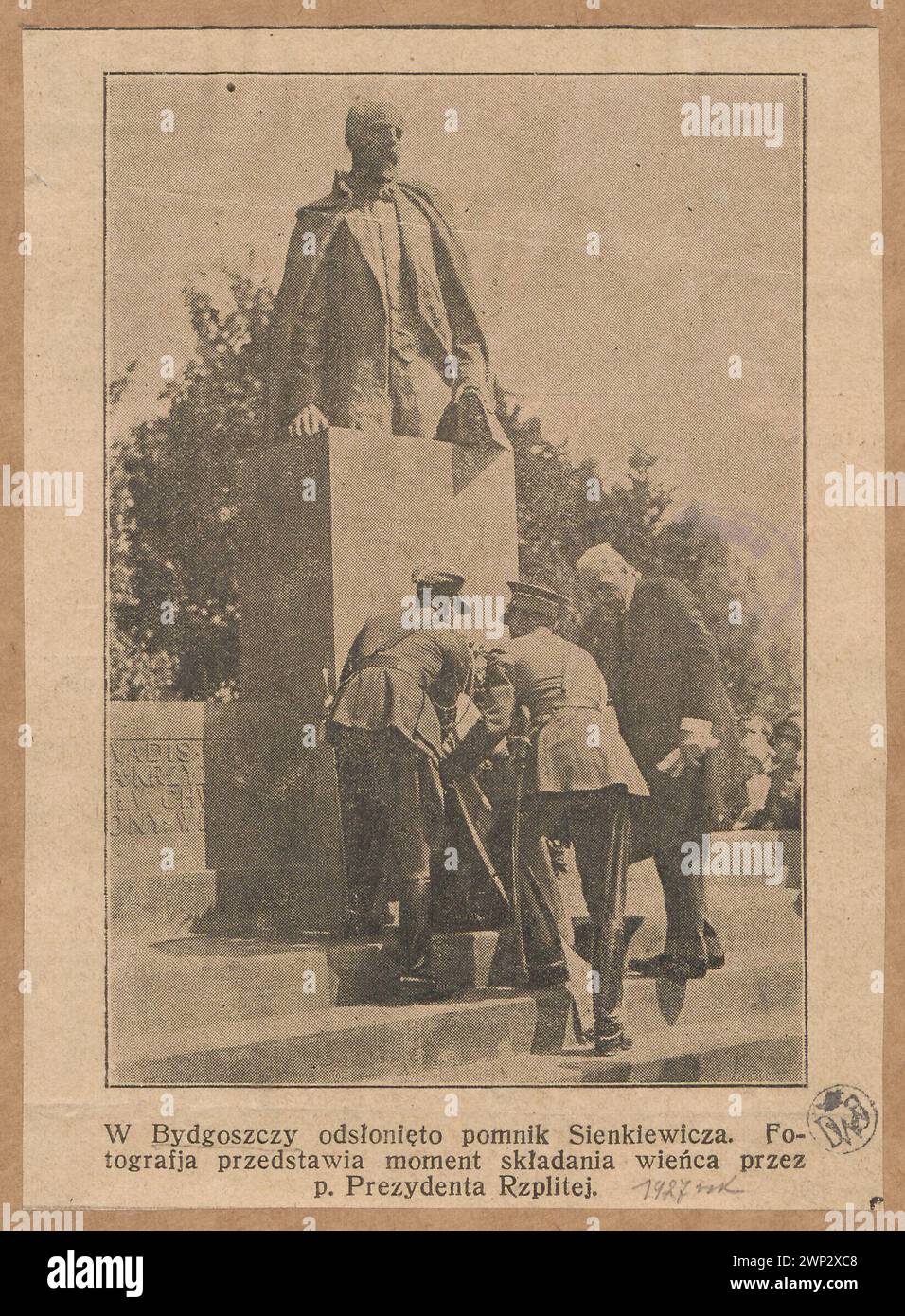 Dévoilement du monument Henryk Sienkiewicz à Bydgoszcz, le 31 juillet 1927, par le président Ignacy Mościcki, sculpté par Konstanty Laszczka. Fait partie de la collection Dominik Witke-Jeżewski, commémorant l'auteur polonais. Banque D'Images