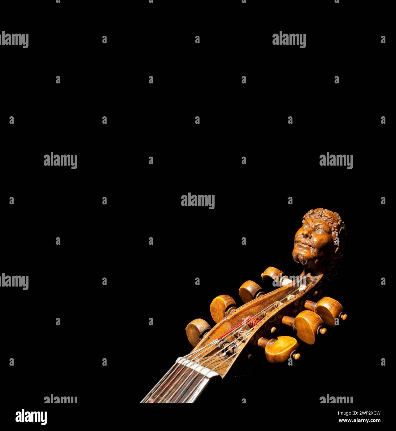 Tête sculptée de Bacchus sur viole basse ténor à sept cordes du XVIIe siècle, château de Haus Kemnade, Hattingen, Rhénanie du Nord-Westphalie, Allemagne, Europ Banque D'Images