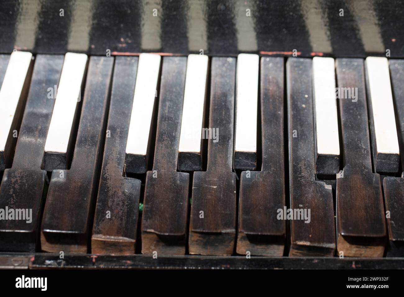 Vieux clavier de piano Banque D'Images