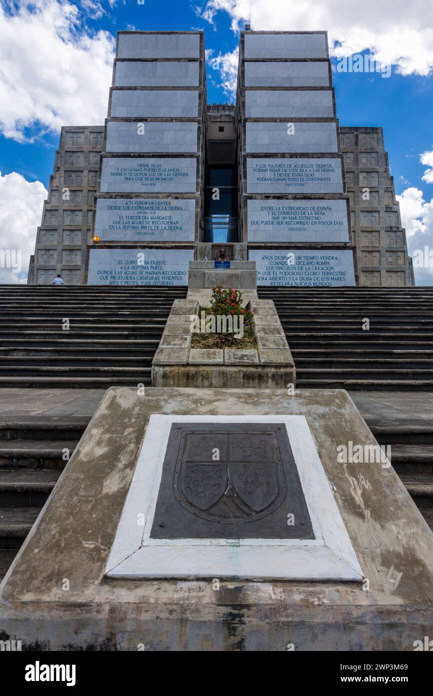 Le phare de Columbus, ou Faro a Colon, Saint-Domingue, République dominicaine. Construit en 1986 comme un musée pour les Amériques et un mausolée pour contenir le Banque D'Images