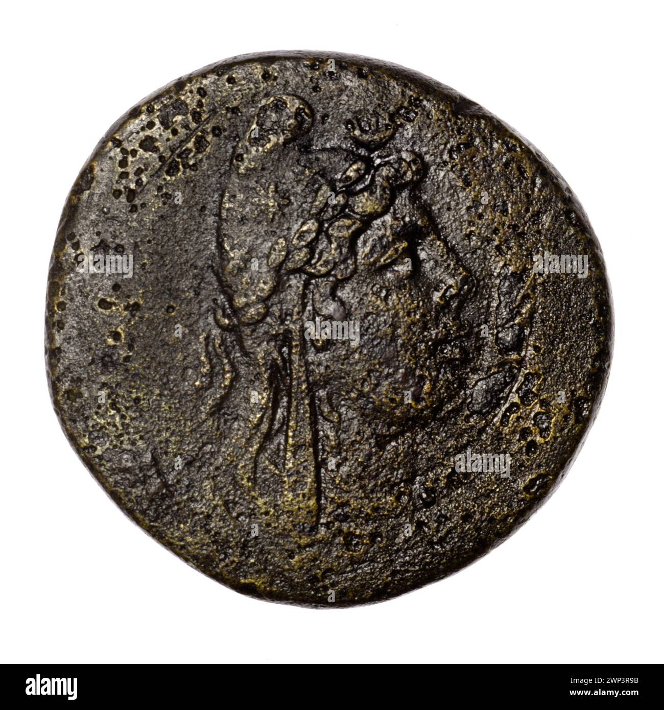 Pièce de monnaie brune Pantikapaion, Ier siècle av. J.-C., représentant Attys, Dionysos debout, têtes d'hommes, croissant avec étoiles, plantes, léopards et animaux, recueillis par Ignacy Terlecki. Banque D'Images