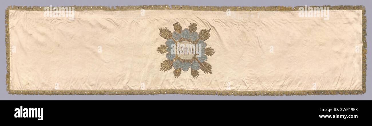 Tissu liturgique de date non précisée, utilisé à des fins cérémonielles ou religieuses, mettant en valeur des matières textiles, des motifs décoratifs et de l'artisanat. Banque D'Images