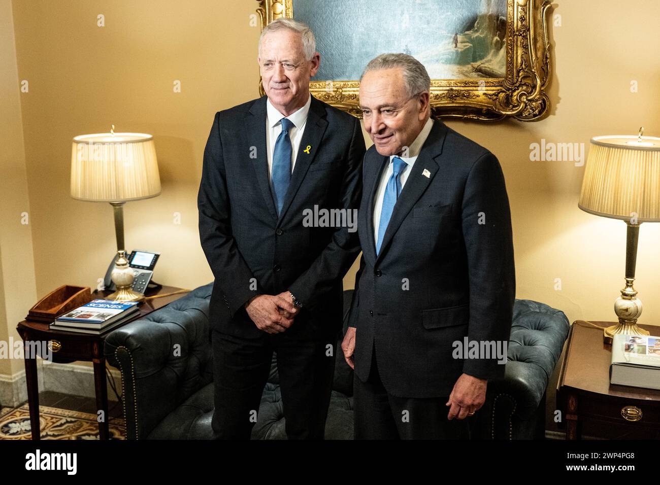 Washington, États-Unis. 05 mars 2024. Benny Gantz (Benjamin Gantz), homme politique israélien, et chef de la majorité au Sénat Chuck Schumer (d-NY) au Capitole des États-Unis. Crédit : SOPA images Limited/Alamy Live News Banque D'Images