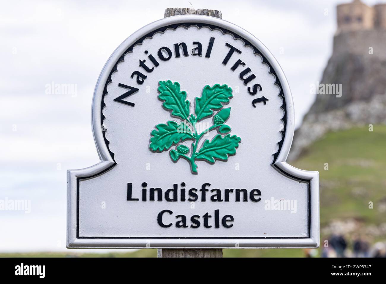 Lindisfarne, Holy Island, Berwick-upon-Tweed, Northumberland, Angleterre, grande Bretagne, Royaume-Uni. 1er mai 2022. Signe pour le château de Lindisfarne sur Holy Banque D'Images