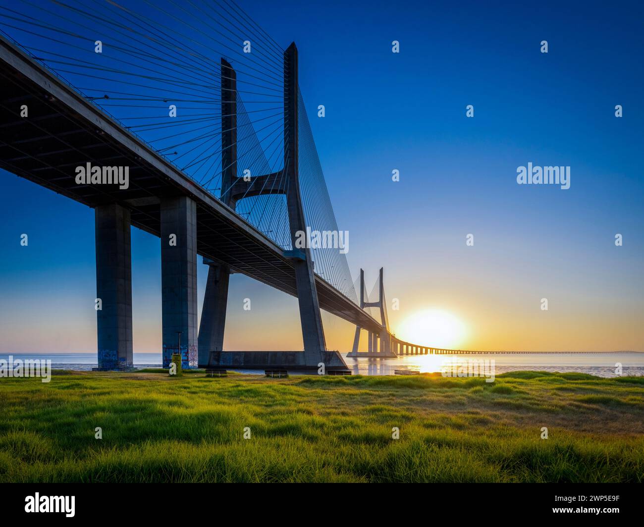 Vue aérienne du pont Vasco da Gama, Lisbonne, Portugal Banque D'Images