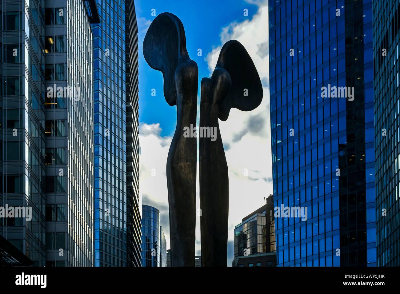 Sculpture appelée 'Nike', déesse grecque de la victoire, un cadeau de la ville d'Olympia, Grèce, à Vancouver, Colombie-Britannique, Canada, Banque D'Images