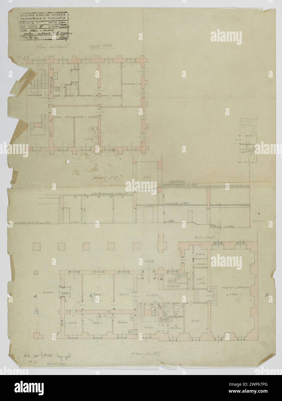 Varsovie. Musée national. Partie VII (Musée de l'Armée). Rez-de-chaussée et mezzanine. Jets horizontaux et section transversale AB ; échelle 1 : 100 ; Tadeusz (1887-1951) ; 1933 (1933-00-00-1933-00-00) ; Musée national de Varsovie (1862-), Musée de l'armée polonaise (Varsovie- 1920-), Varsovie (Voïvodie Masovienne), mezzanine, musées (architecte), plans architecturaux, conceptions architecturales, coupes architecturales, jetons architecturaux Banque D'Images