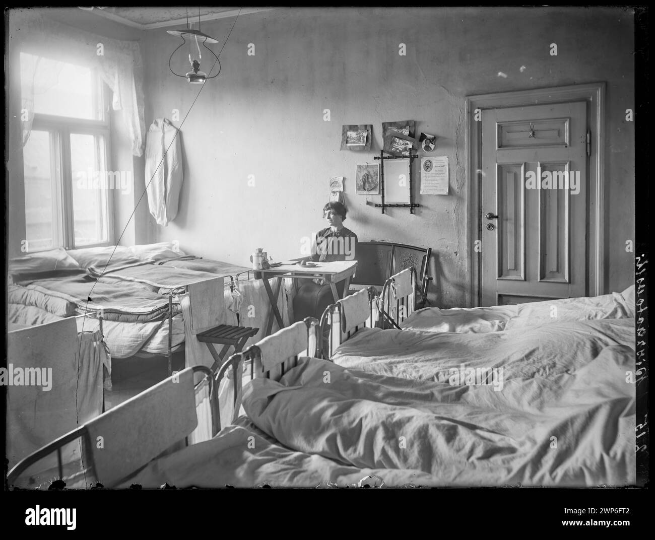 Auberge n°16 gérée par le Comité des citoyens de Varsovie à ul. Leszno 14 en 1915, fournissant des logements temporaires aux résidents sans-abri. Banque D'Images