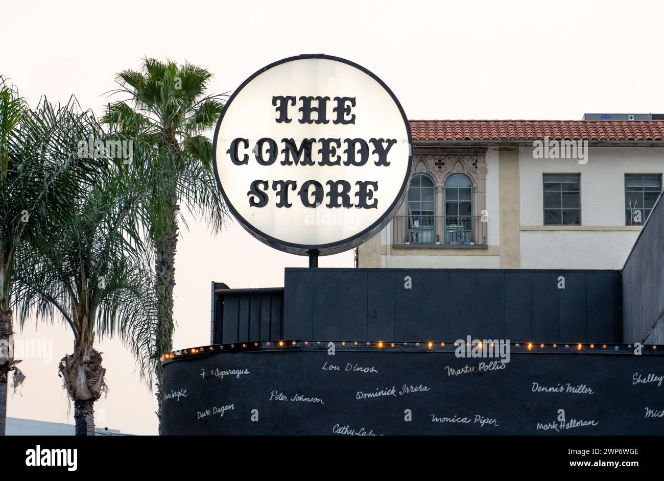 Le panneau devant le célèbre club de comédie The Comedy Store sur le Sunset Strip à Hollywood. Banque D'Images