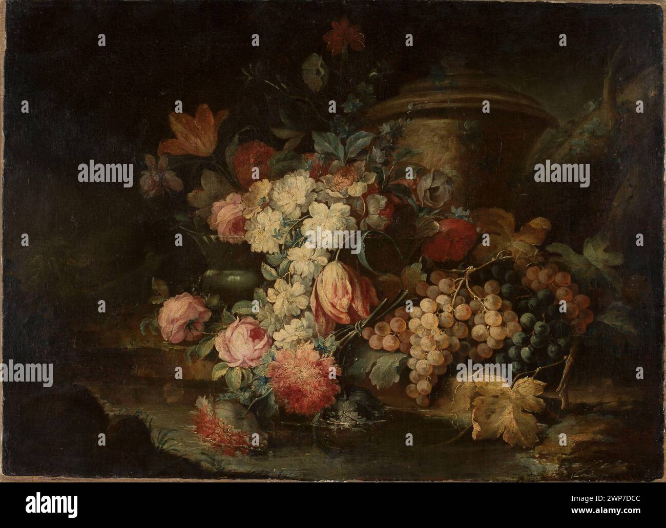 Peinture de natures mortes du XVIIe siècle montrant des fleurs et des raisins, créée par un peintre italien inconnu, faisant partie d'une collection de cadeaux de provenance. Banque D'Images