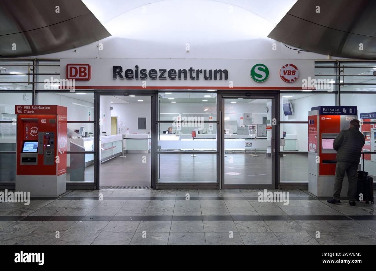 Reisezentrum Deutsche Bahn, Bahnhof Spandau, Berlin, Deutschland Banque D'Images