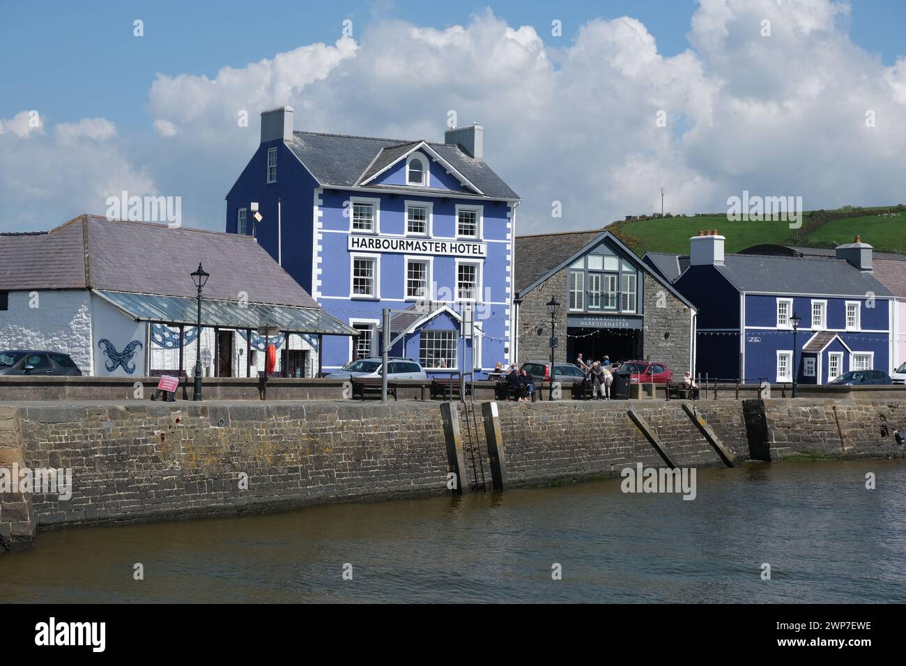 Port d'Aberaeon avant la construction des nouvelles défenses contre les inondations. Banque D'Images