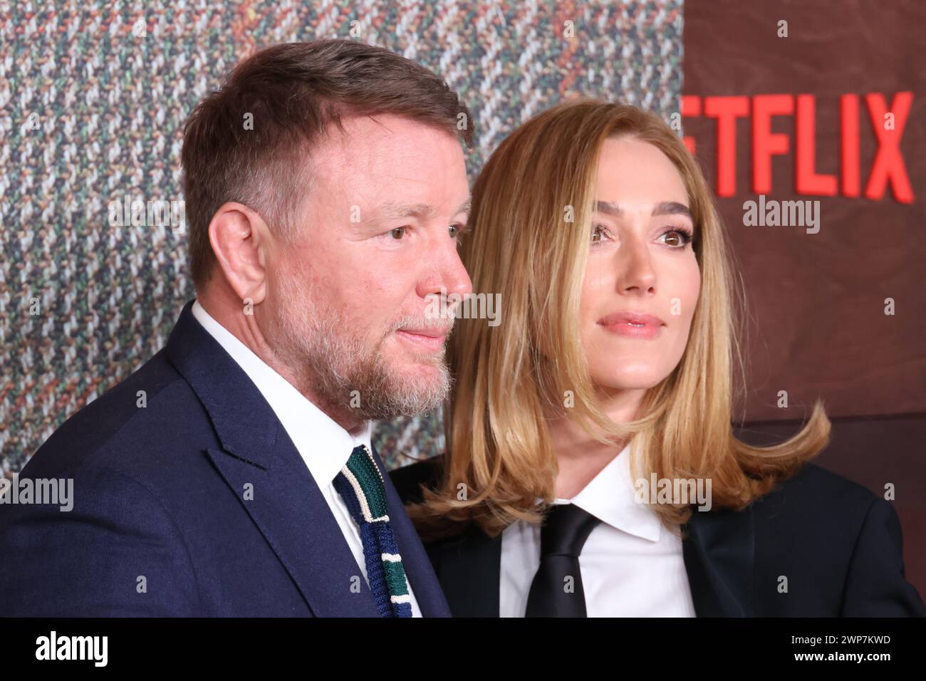 Guy Ritchie et Jacqui Ainsley, THE GENTLEMEN UK Series Global Premiere, Theatre Royal, Drury Lane, Londres, Royaume-Uni, 05 mars 2024, photo de Richard Goldsc Banque D'Images