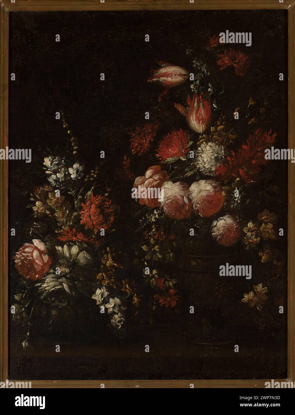 Peinture italienne de nature morte du XVIIIe siècle représentant des fleurs disposées dans une composition, mettant l'accent sur les détails botaniques et les éléments décoratifs. Banque D'Images
