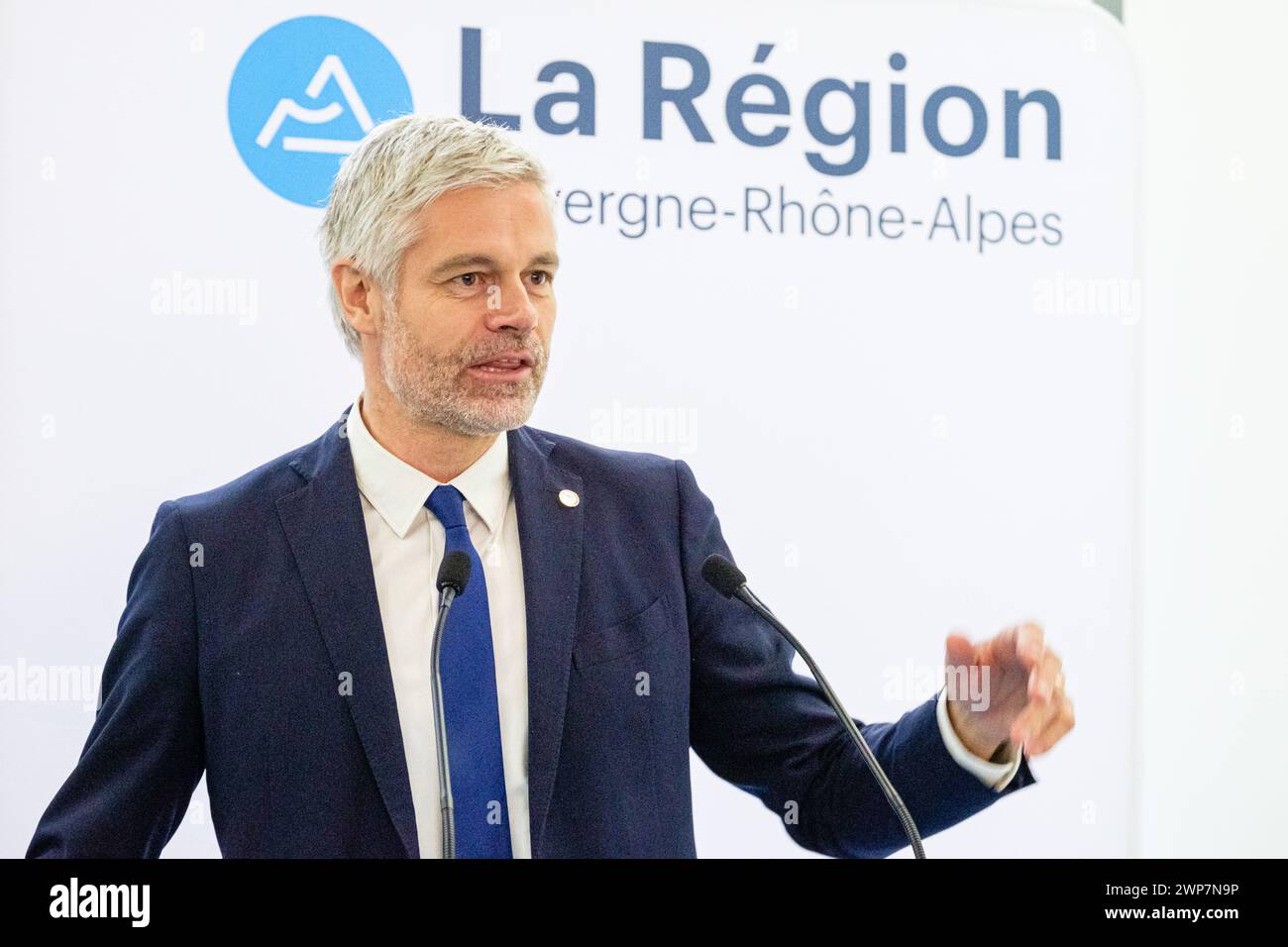 Portrait de Laurent Wauquiez, président de la région Auvergne Rhône Alpes, pour l’inauguration de la salle de sport des forces de sécurité intérieure o Banque D'Images