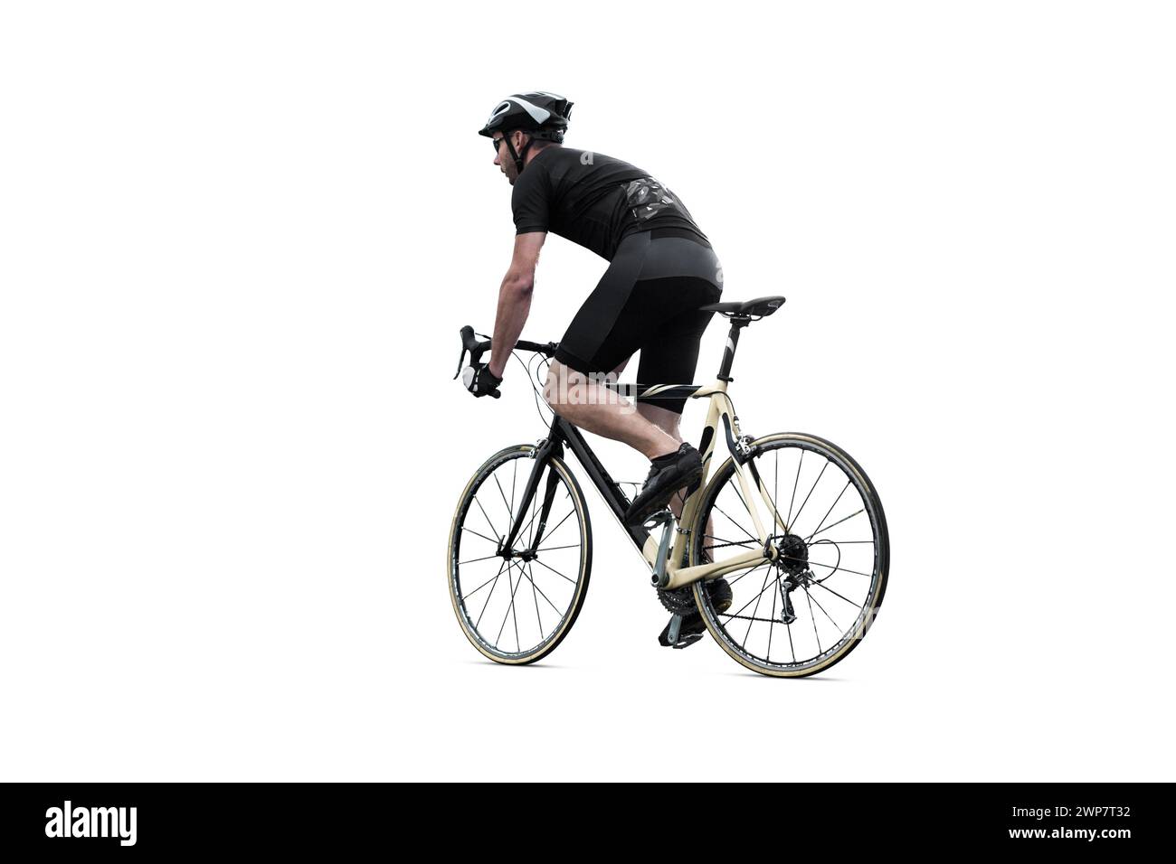 Cycliste conduisant un vélo de route - isolé de l'arrière-plan Banque D'Images