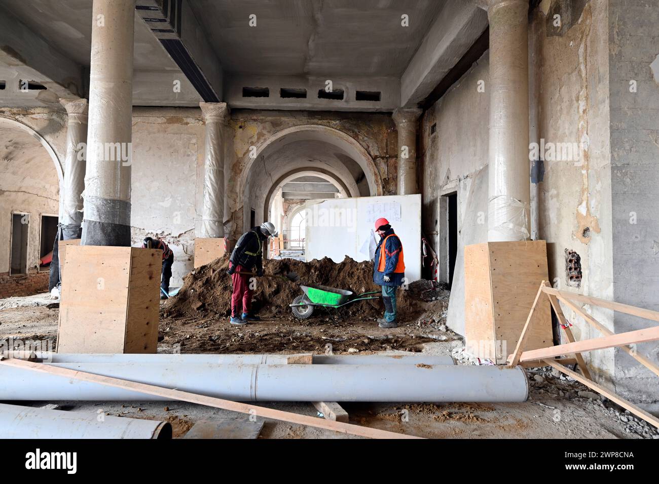 Prague, République tchèque. 06 mars 2024. Visite du site à l'occasion du deuxième anniversaire du début de la reconstruction du Palais industriel sur le parc des expositions de Prague, le 6 mars 2024. Crédit : Katerina Sulova/CTK photo/Alamy Live News Banque D'Images