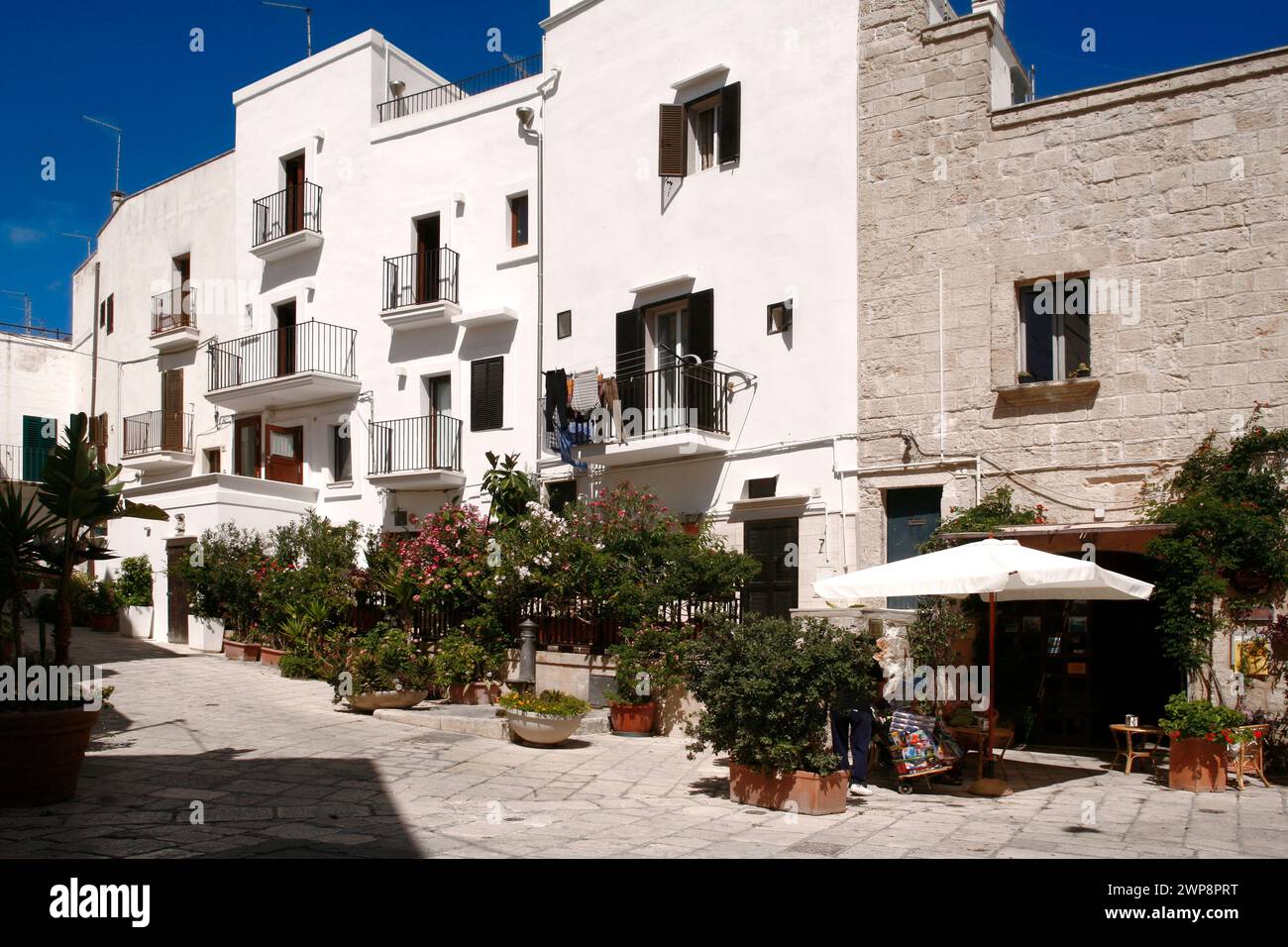 Italie Pouilles Polignano a mare (BA) vue du village Banque D'Images