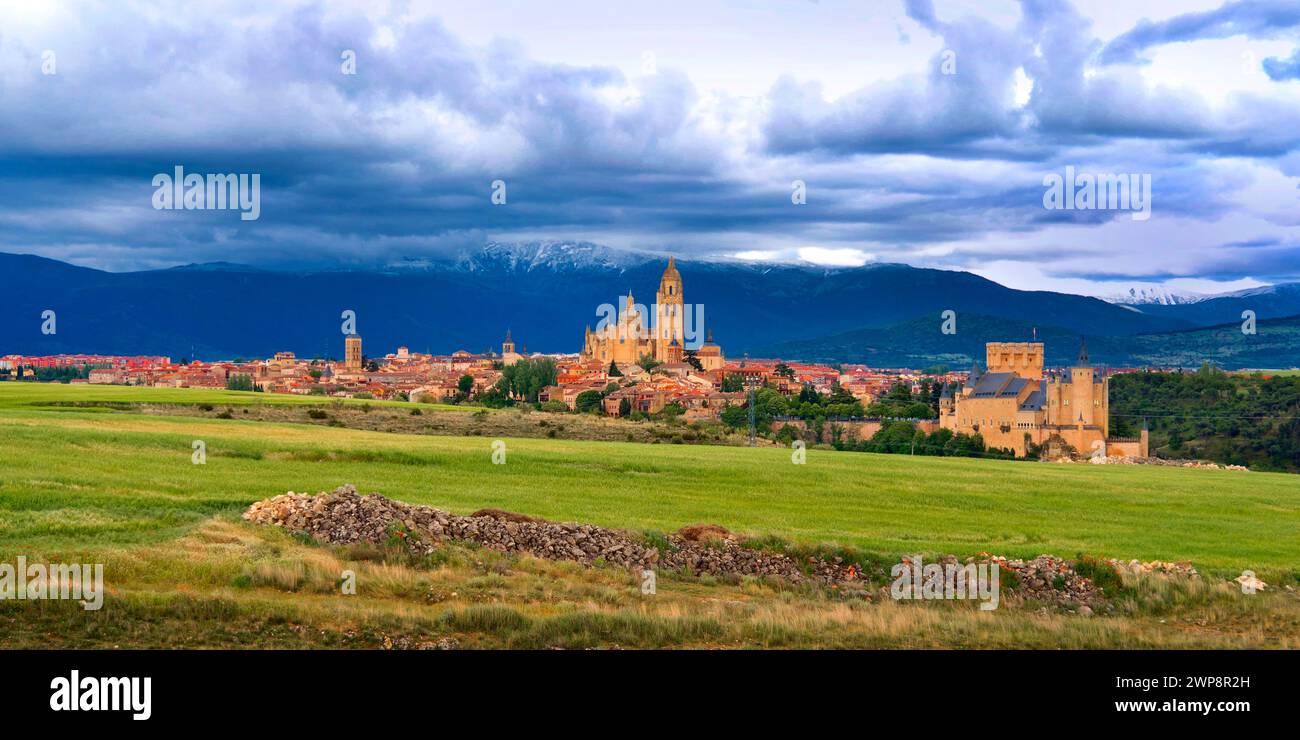 Vue panoramique, Ségovie, site classé au patrimoine mondial de l'UNESCO, Castilla y León, Espagne, Europe Banque D'Images
