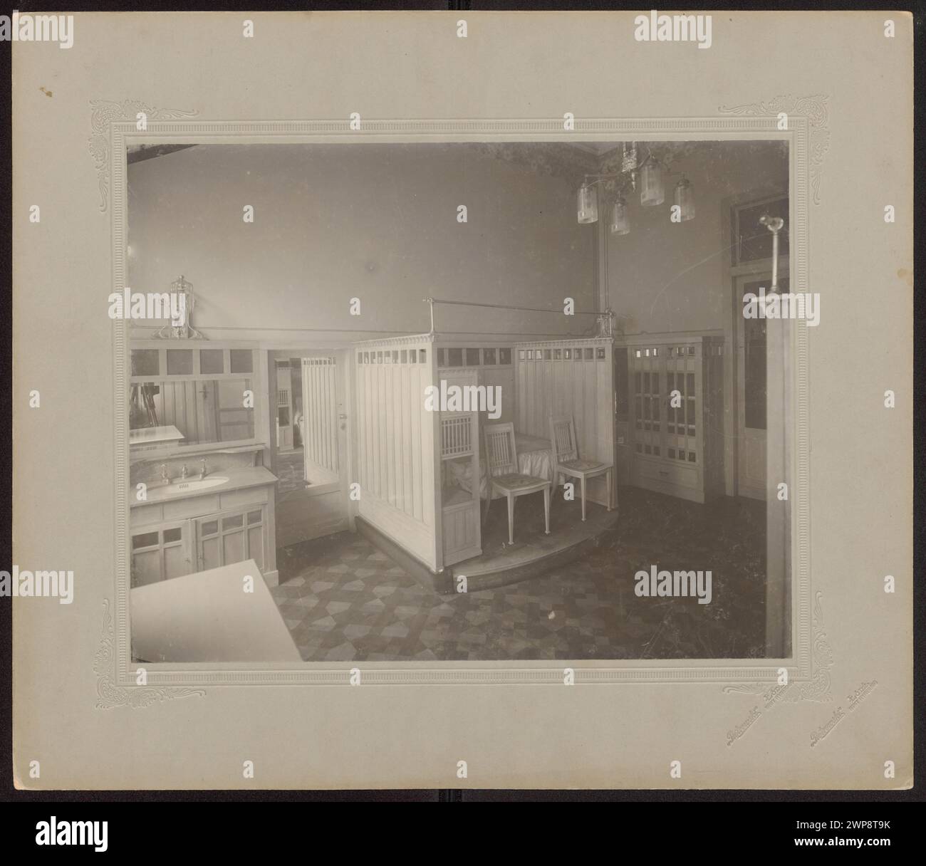 Troisième chambre de Piotrowski autour de 1900 dans un style Art Nouveau, avec des meubles et des intérieurs de palais, une partie de la collection Jan Pomian représentant l'architecture moderniste polonaise et le design d'intérieur. Banque D'Images