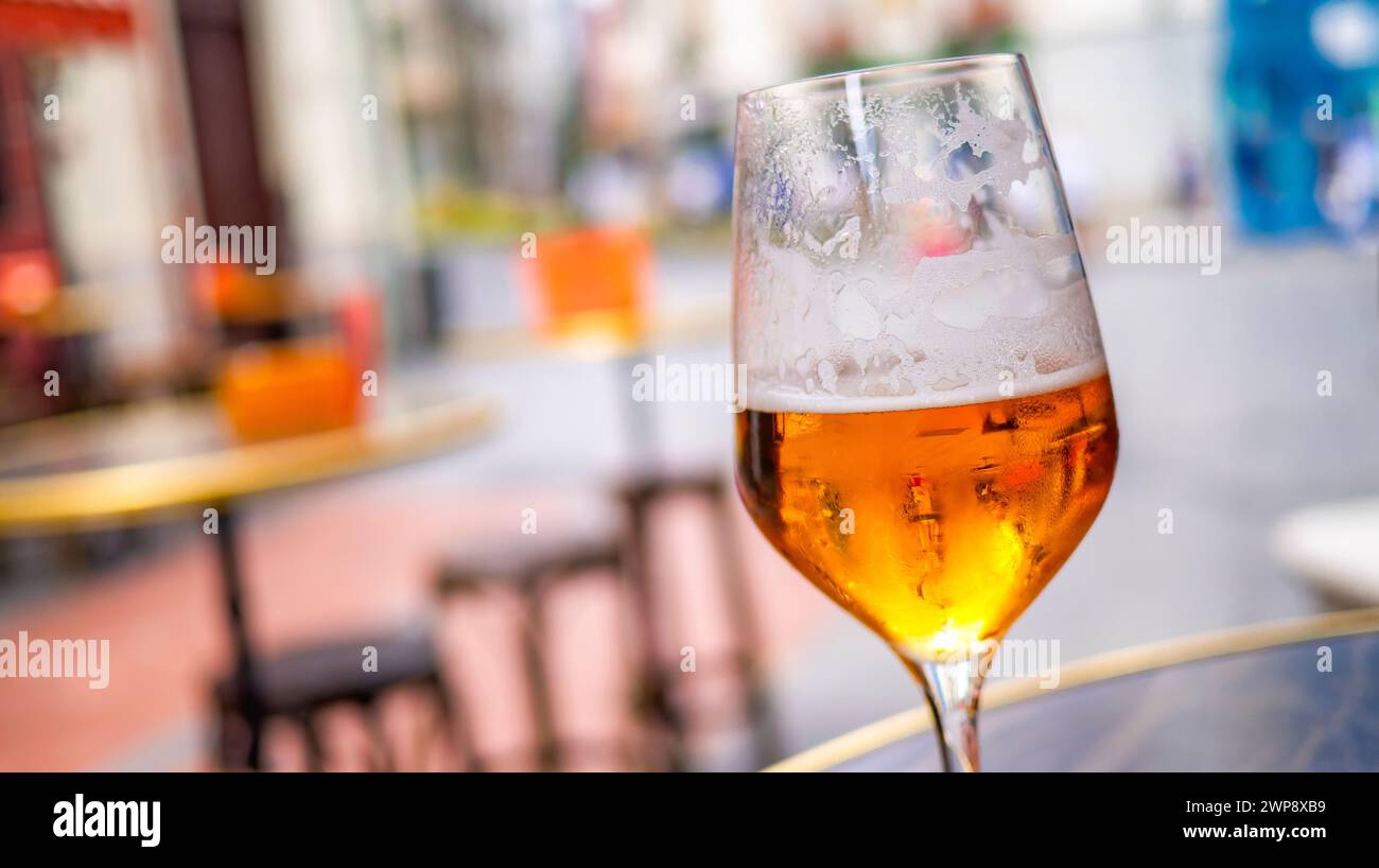 Verre à bière au public Bar, Espagne, Europe Banque D'Images