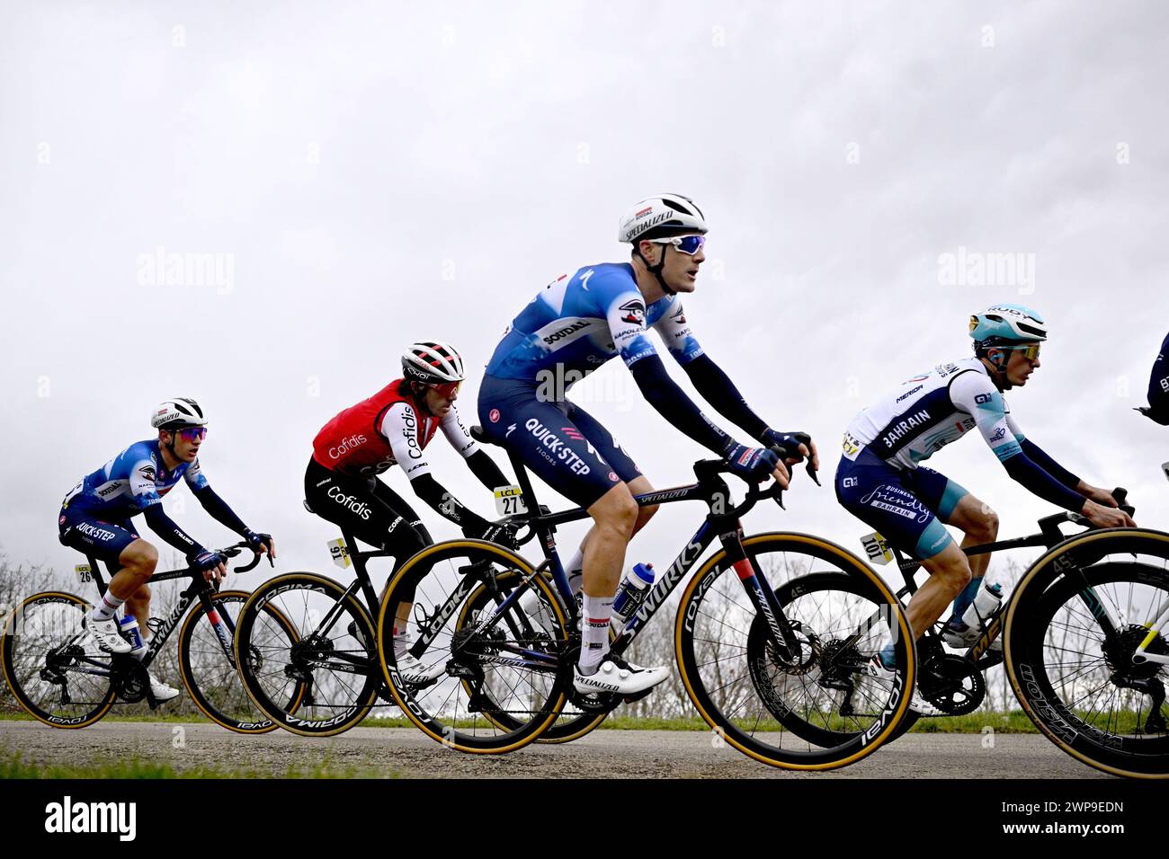 Mont Brouilly, France. 06 mars 2024. Le belge Louis Vervaeke de Soudal Quick-Step photographié en action lors de la quatrième étape de la course cycliste Paris-Nice de huit jours par étapes, une course de 183 km de Chalon-sur-Saône au Mont Brouilly, France, mercredi 06 mars 2024. BELGA PHOTO JASPER JACOBS crédit : Belga News Agency/Alamy Live News Banque D'Images