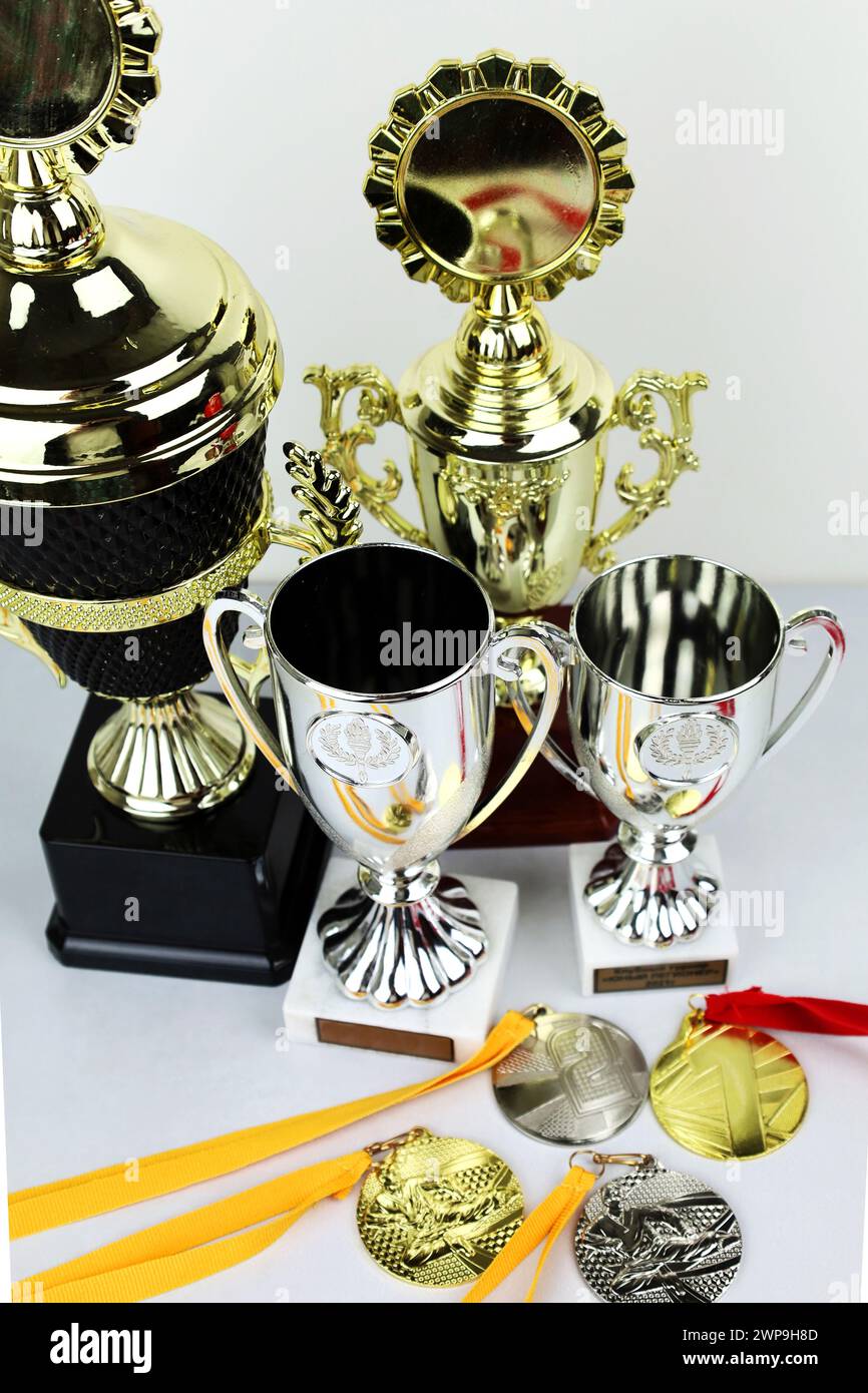 coupes et médailles pour l'attribution des gagnants. Sports, compétitions Banque D'Images