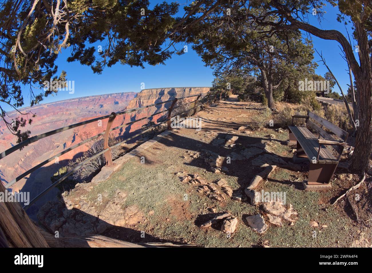 Un petit point de vue à l'est de Pima point au Grand Canyon Arizona à côté de Hermit Road. Banque D'Images