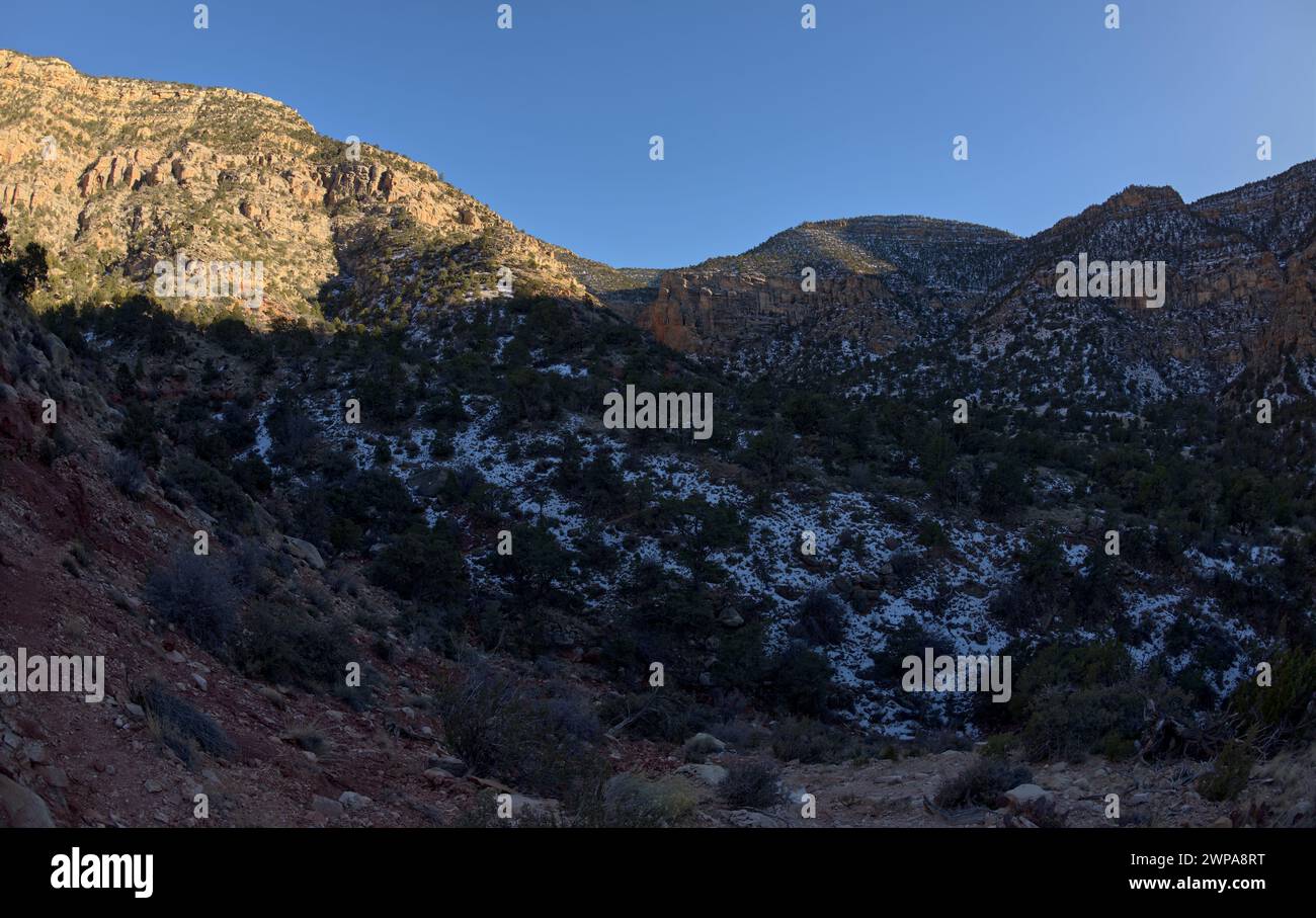 Les falaises de Waldron Canyon à Grand Canyon Arizona, au sud-ouest de Hermit Canyon en hiver. Banque D'Images