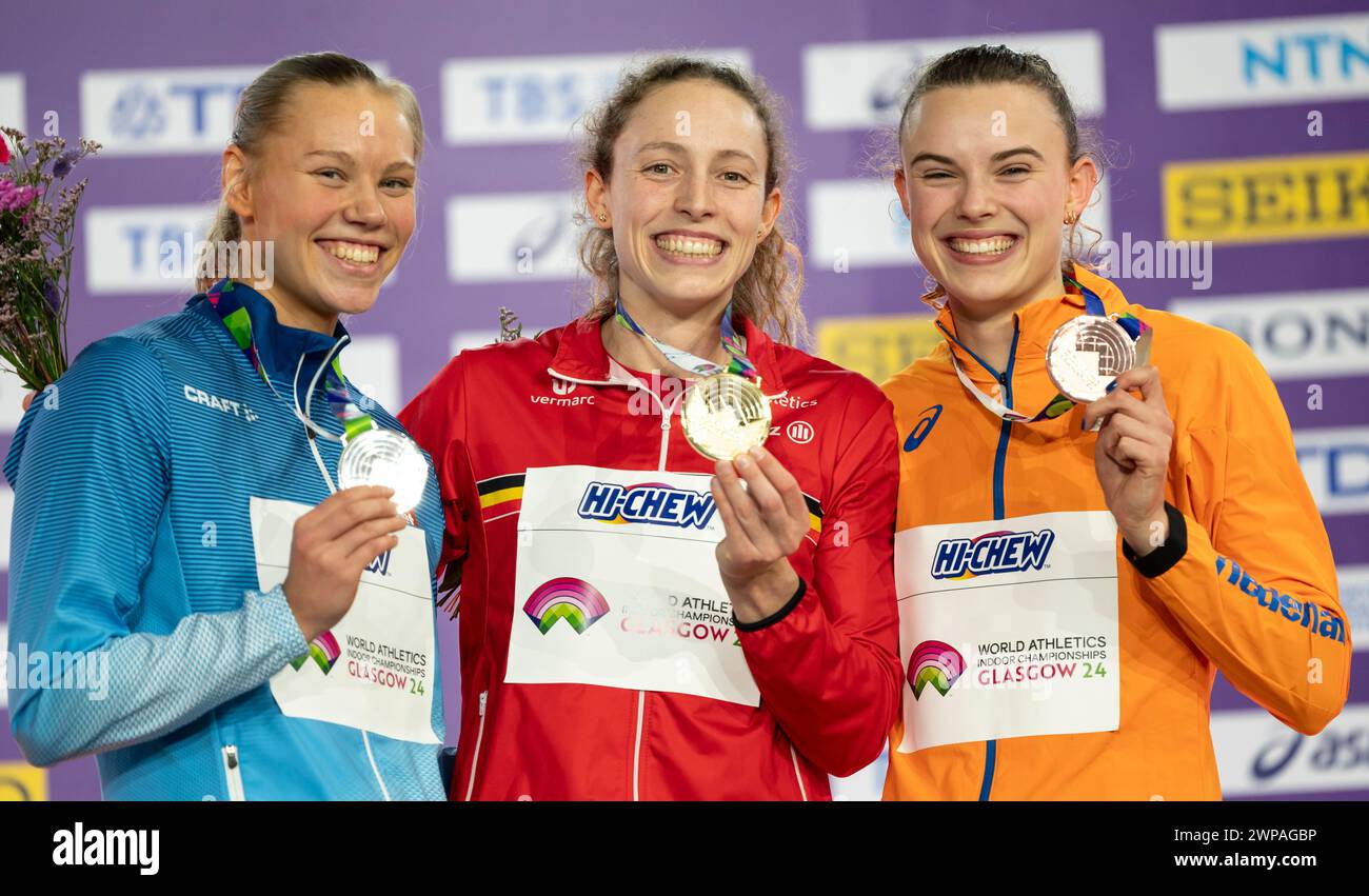 Saga Vanninen, de Finlande (argent), Noor Vidts, de Belgique (Or) et Sofie Dokter, des pays-Bas (Bronze), ont remporté la médaille au pentathlon féminin Banque D'Images