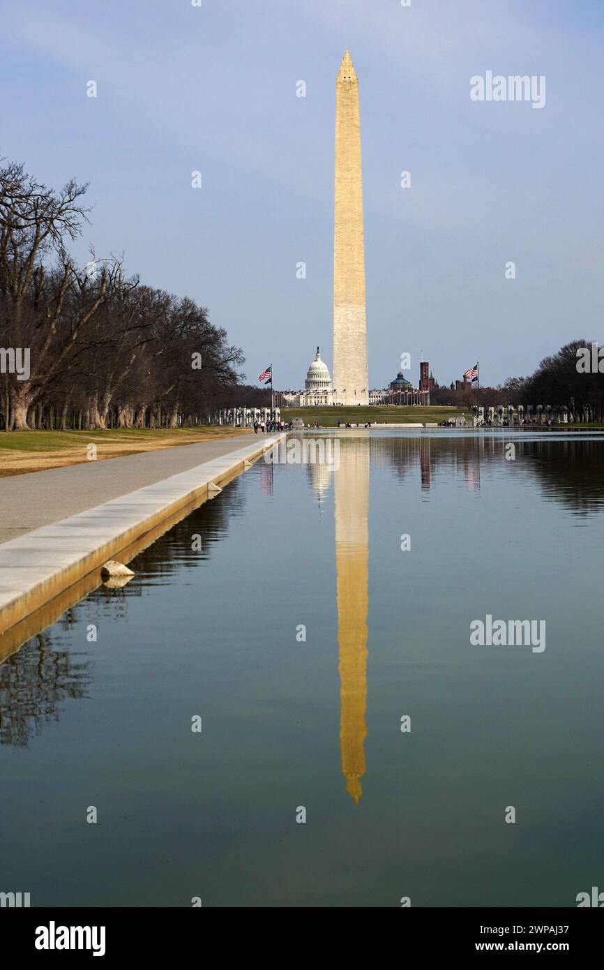 Washington Monument et le Lincoln Memorial piscine reflétant le National Mall à Washington DC Banque D'Images