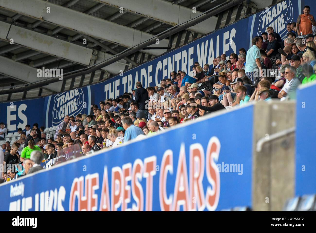 Swansea, pays de Galles. 27 juillet 2019. Les fans de Swansea City avant le match amical de pré-saison entre Swansea City et Atalanta BC au Liberty Stadium de Swansea, pays de Galles, Royaume-Uni le 27 juillet 2019. Crédit : Duncan Thomas/Majestic Media. Banque D'Images