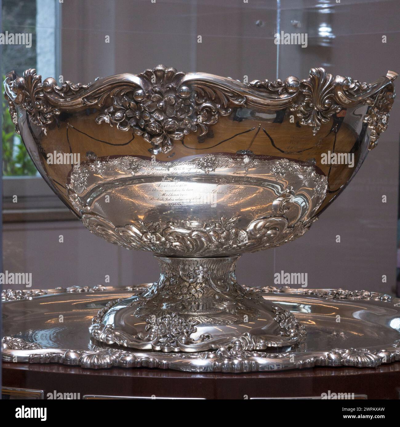 Turin, Italie. 6 mars 2024. Le Trophée Coupe Davis est exposé à Turin (Italie) après que l'Italie l'ait remporté en édition 2023 crédit : Marco Destefanis/Alamy Live News Banque D'Images