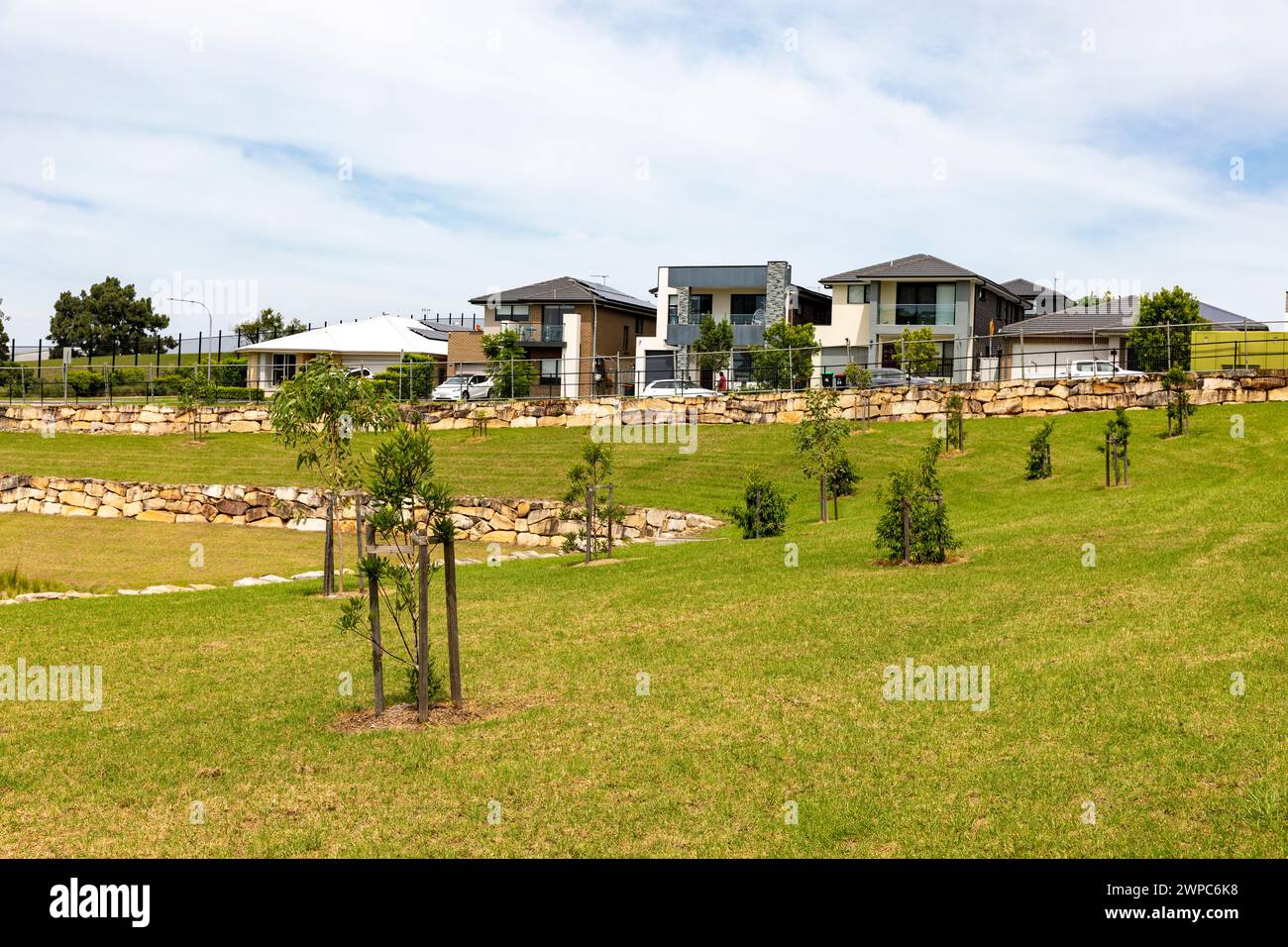 Caddens, banlieue de Sydney dans la région du Grand Ouest de Sydney, est une nouvelle banlieue communautaire avec développement de logements en cours, NSW, Australie, 2024 Banque D'Images