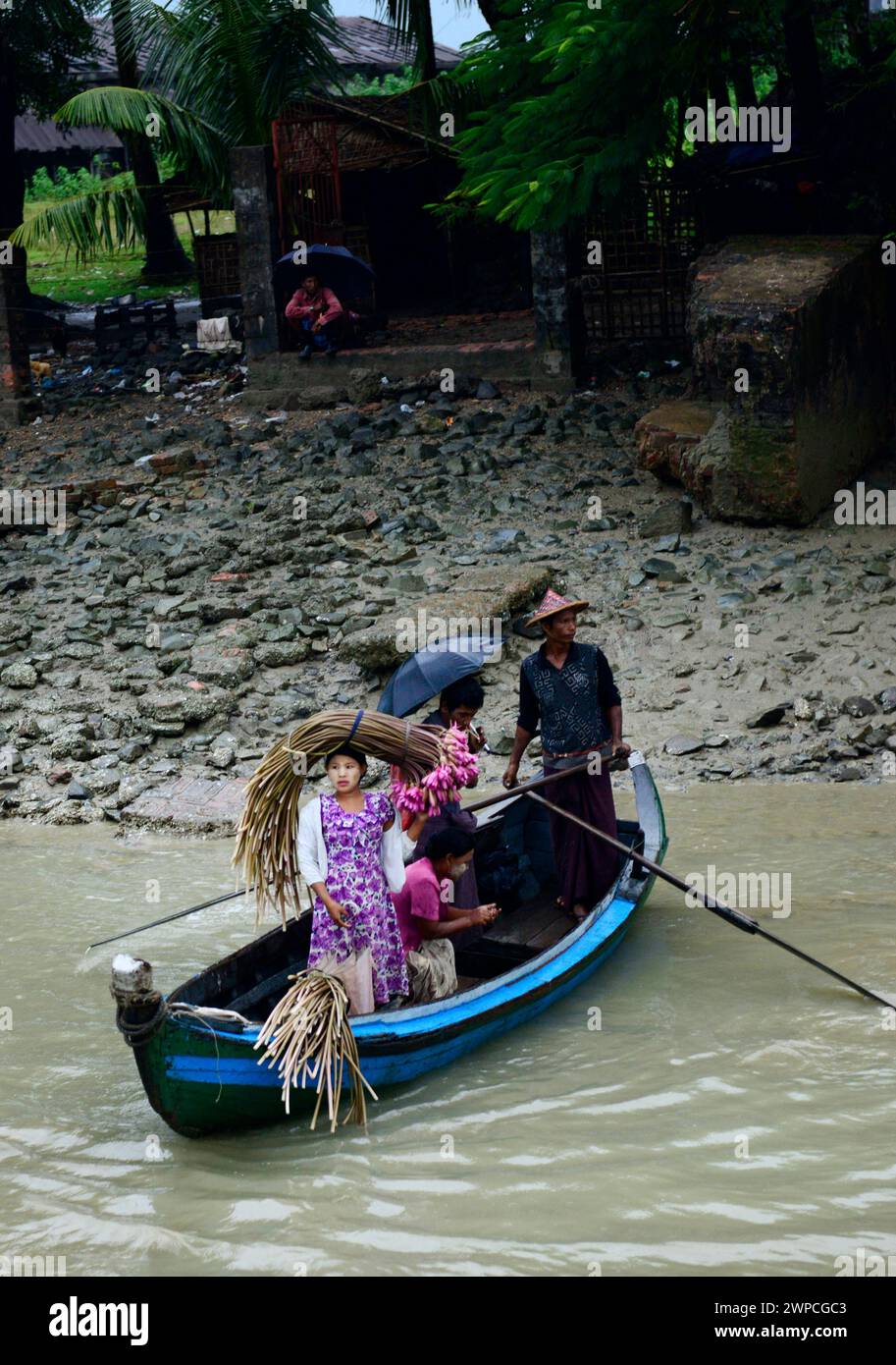 Fortes pluies de mousson le long de la rivière Kaladan dans l'État de Rakhine dans l'ouest du Myanmar. Banque D'Images