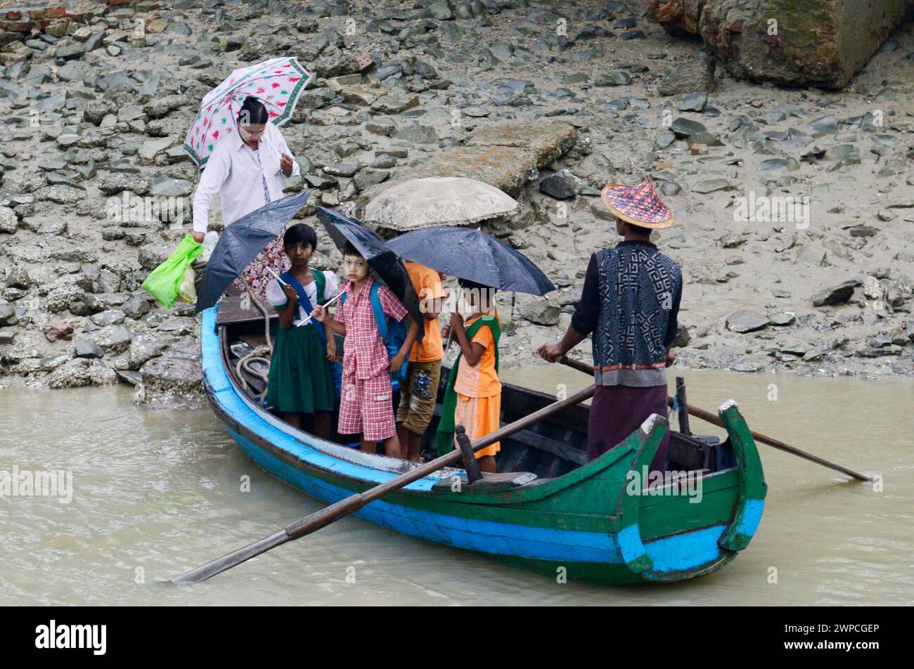 Fortes pluies de mousson le long de la rivière Kaladan dans l'État de Rakhine dans l'ouest du Myanmar. Banque D'Images