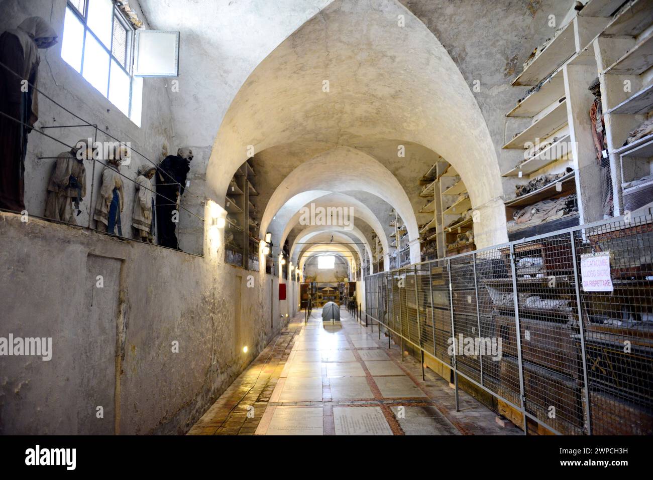Cadavres momifiés dans les catacombes capucines de Palerme, Italie. Banque D'Images