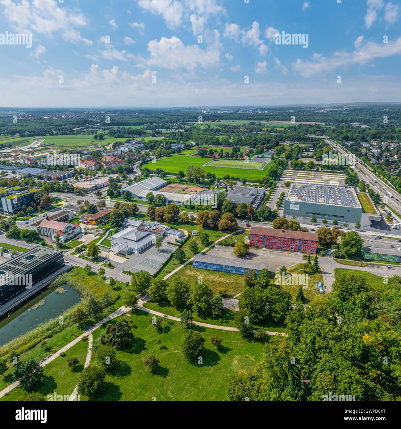 Vue aérienne de Neu-Ulm en Souabe bavaroise, vue sur les quartiers sud autour de Wiley Park Banque D'Images